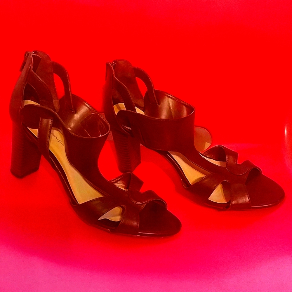 Reitmans size 9 Heels